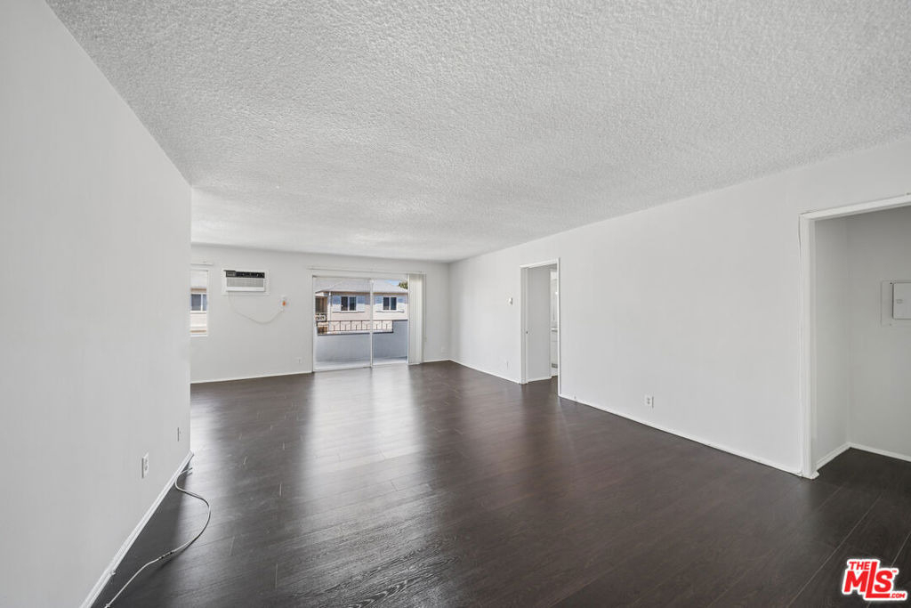 105 S Orlando Avenue - Photo 3