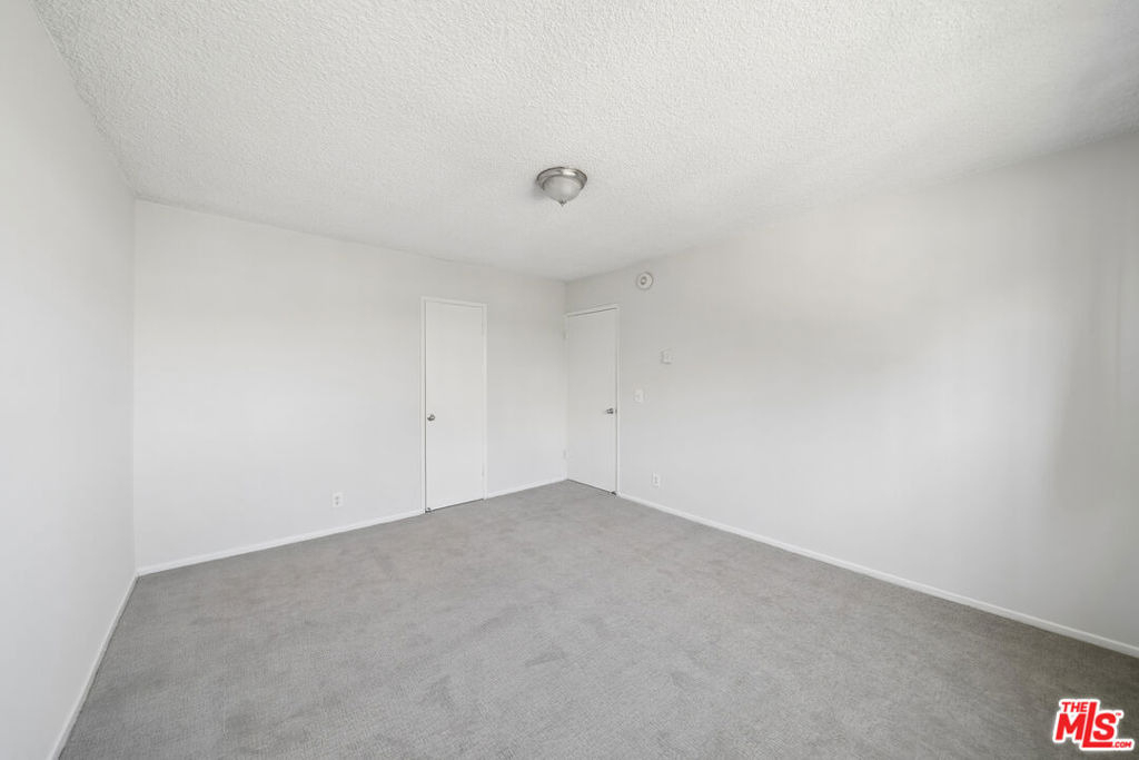 105 S Orlando Avenue - Photo 11