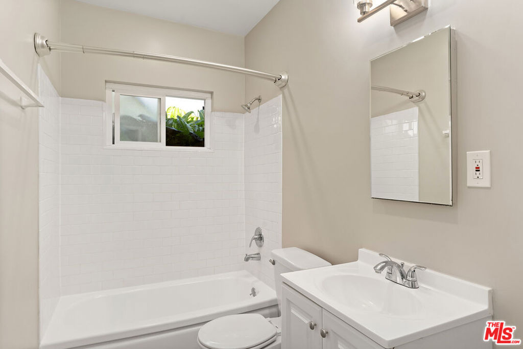 1232 N Mccadden Pl - Photo 3