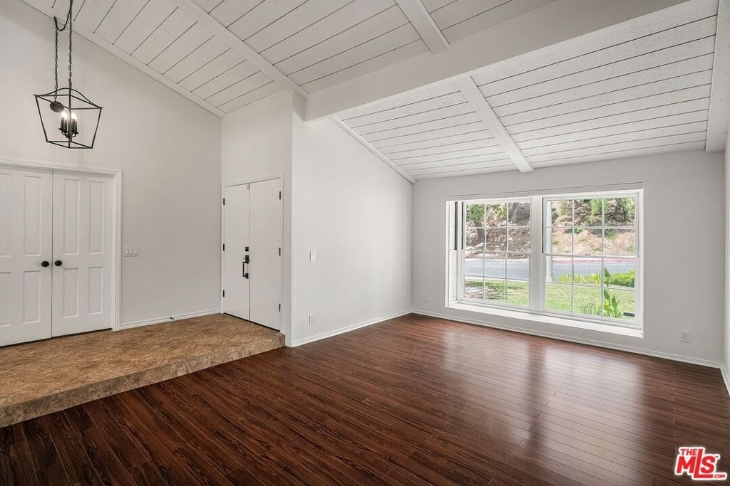 2952 Bottlebrush Drive - Photo 6