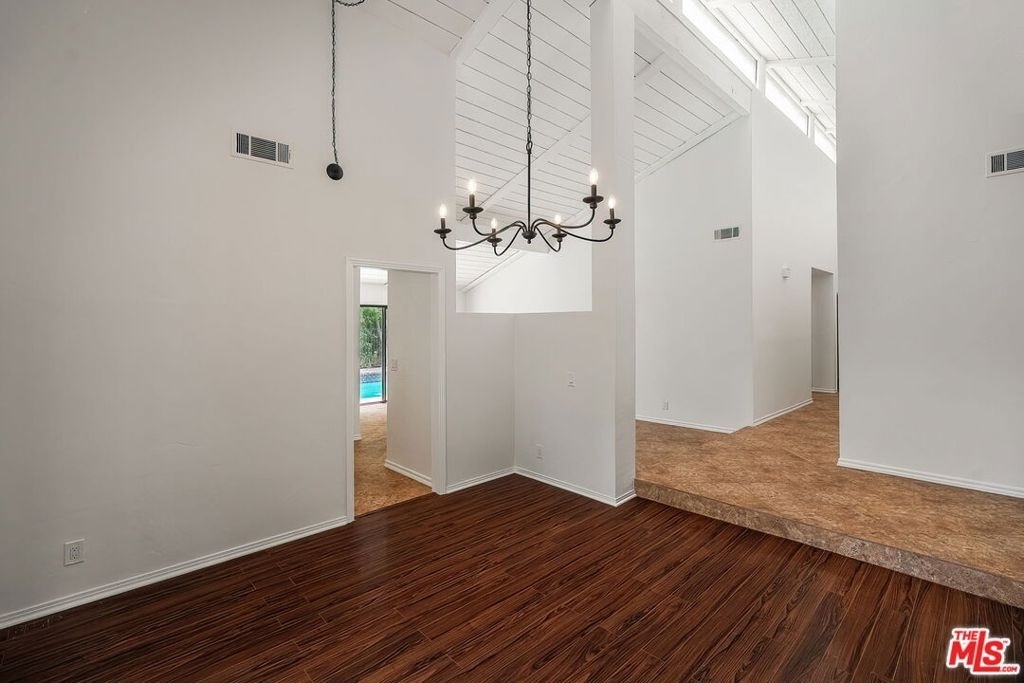 2952 Bottlebrush Drive - Photo 7