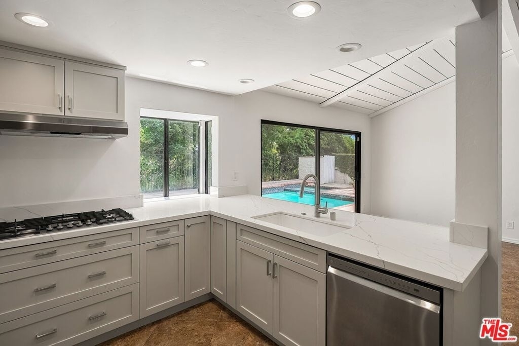 2952 Bottlebrush Drive - Photo 15