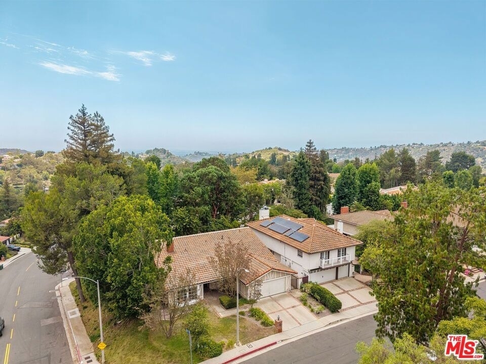 2952 Bottlebrush Drive - Photo 1