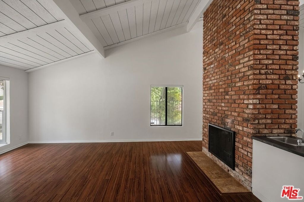 2952 Bottlebrush Drive - Photo 3