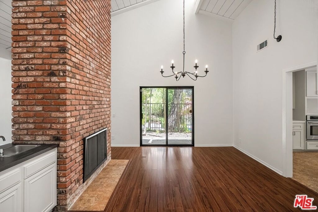 2952 Bottlebrush Drive - Photo 9