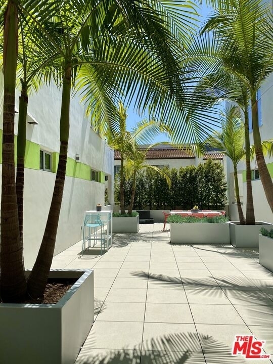 1232 N Kings Road - Photo 16