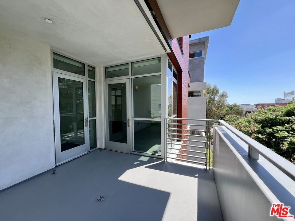 1232 N Kings Road - Photo 14