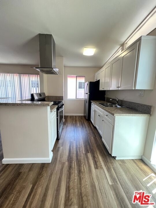 3704 Midvale Avenue - Photo 3