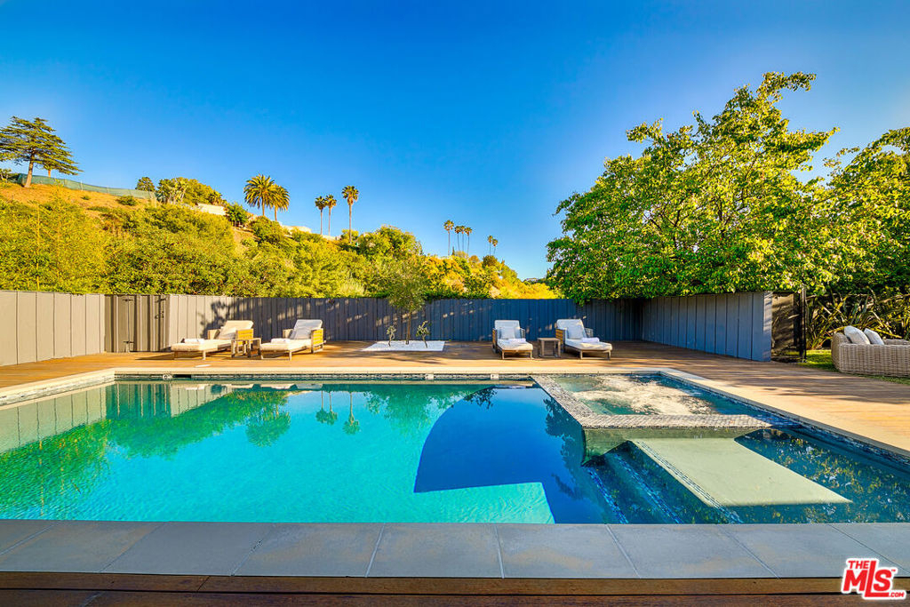 9038 Meredith Place - Photo 34