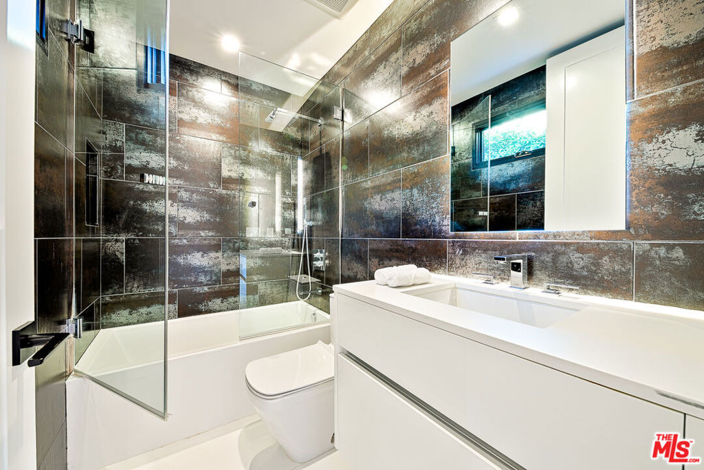 9038 Meredith Place - Photo 23