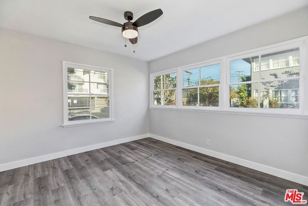 5012 Clinton Street - Photo 10