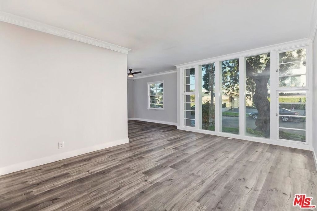 5012 Clinton Street - Photo 2