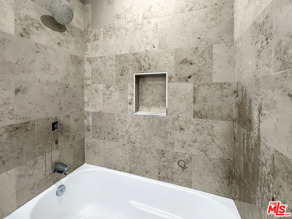 346 W Hardy Street - Photo 4