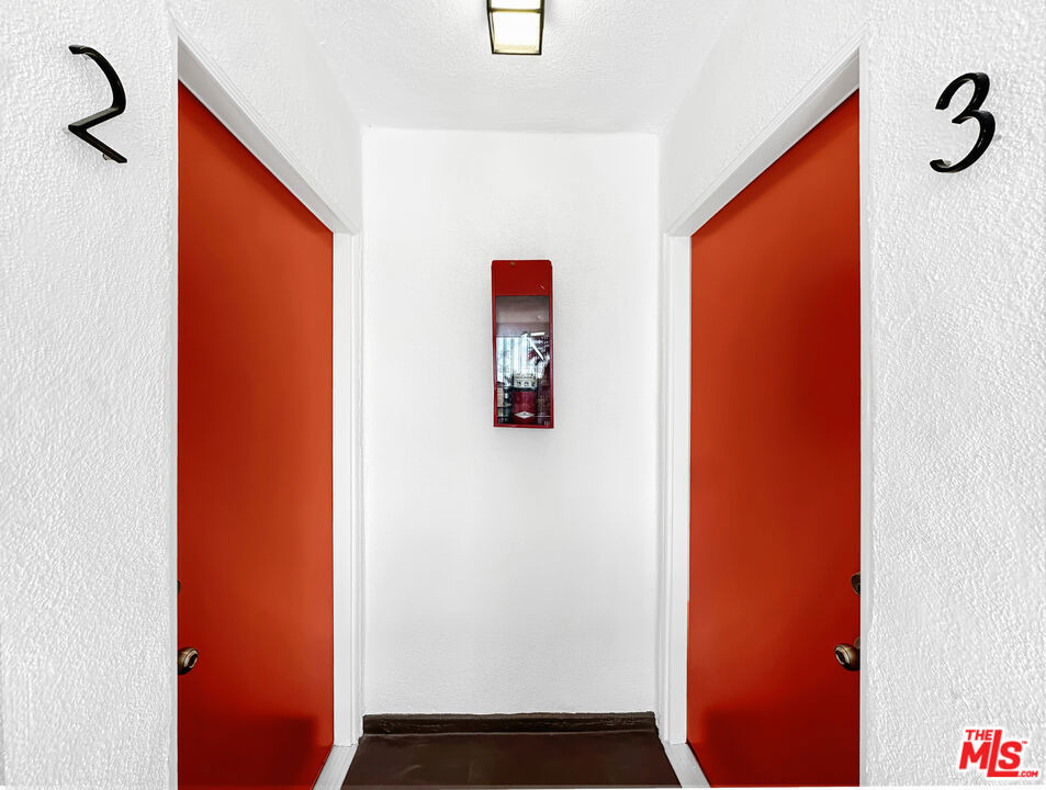 1100 S Inglewood - Photo 2