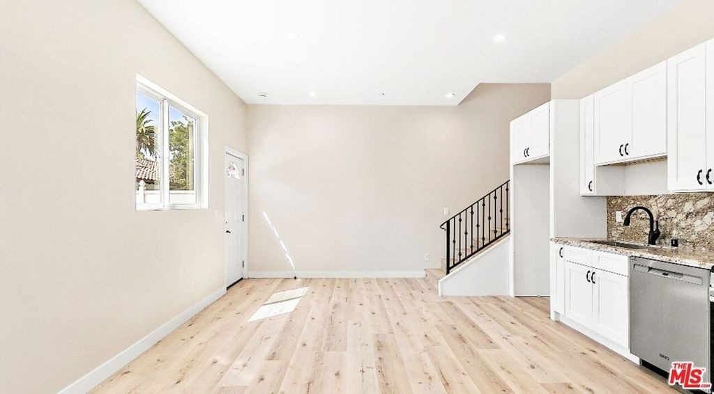 16698 Moorpark Street - Photo 17