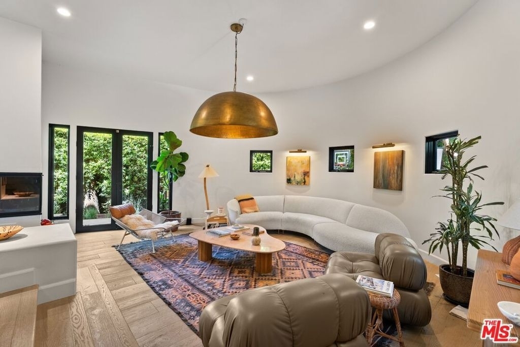 2065 Watsonia Terrace - Photo 1