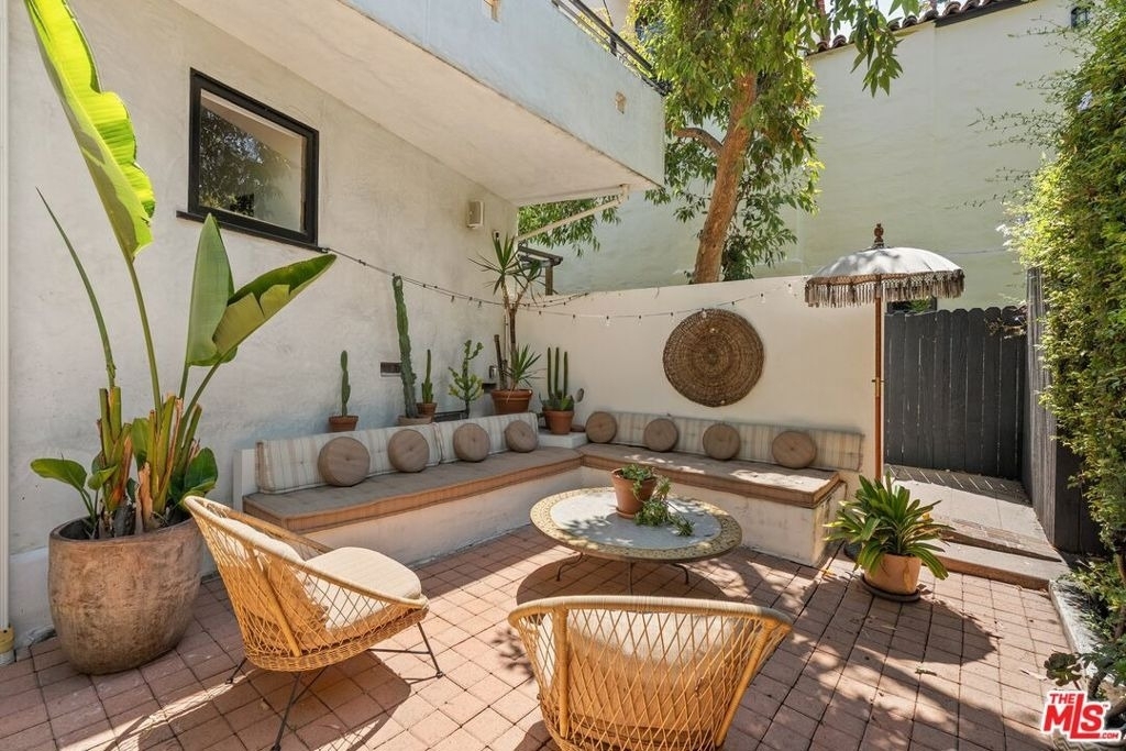2065 Watsonia Terrace - Photo 19