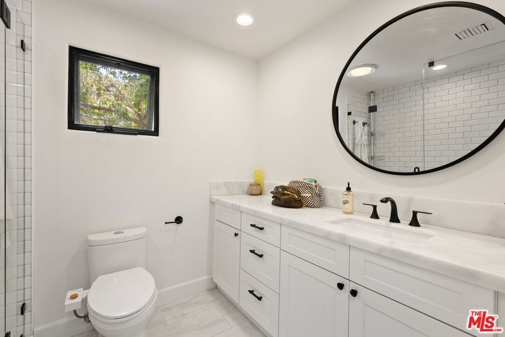 2065 Watsonia Terrace - Photo 16
