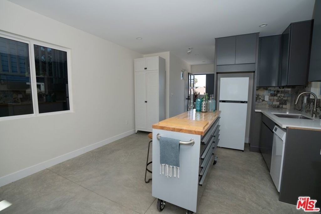1365 3/4 Maltman Avenue - Photo 4