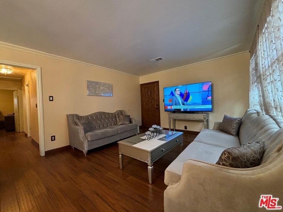 6550 Van Noord Avenue - Photo 5