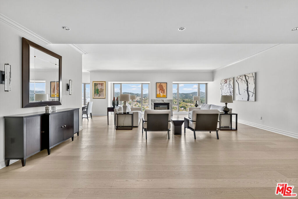 10727 Wilshire Boulevard - Photo 2