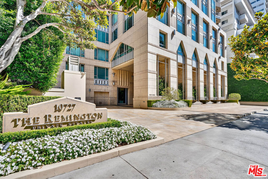 10727 Wilshire Boulevard - Photo 0