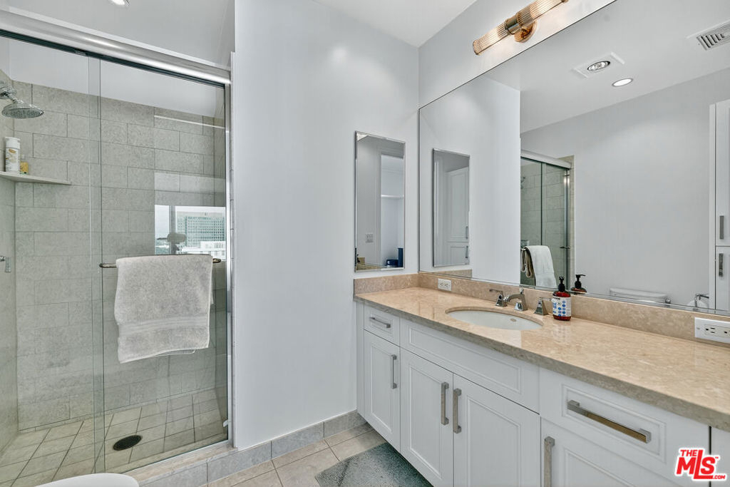 10727 Wilshire Boulevard - Photo 21