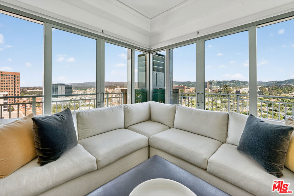 10727 Wilshire Boulevard - Photo 12