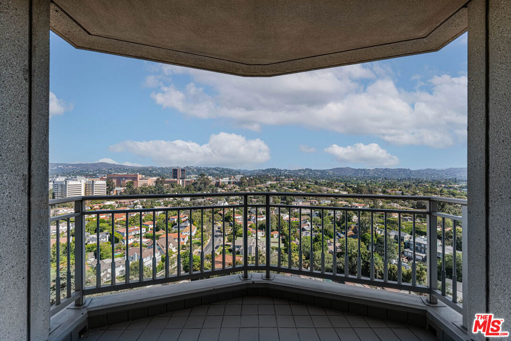 10727 Wilshire Boulevard - Photo 8