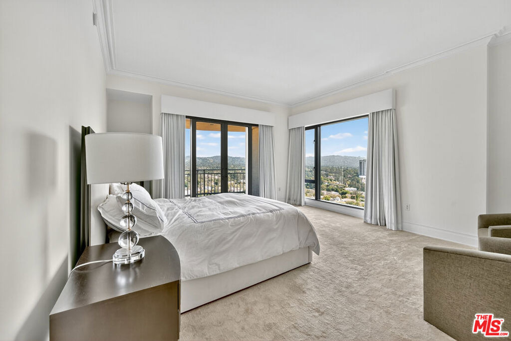 10727 Wilshire Boulevard - Photo 25