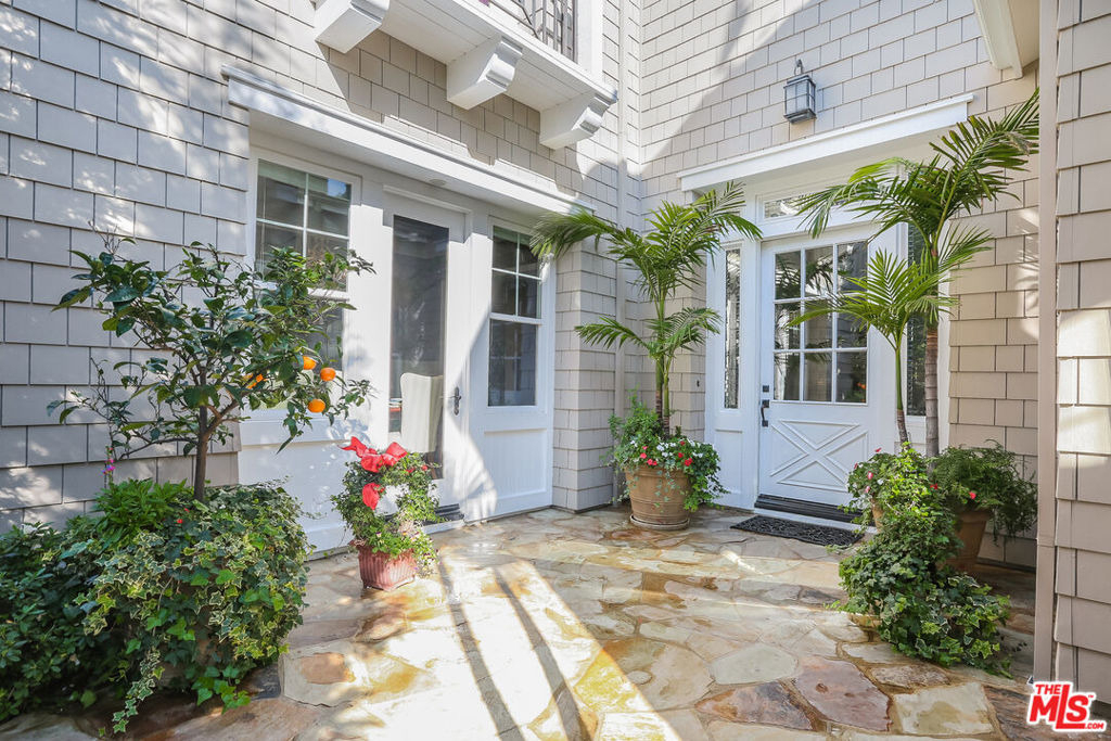 7391 Coastal View Drive - Photo 6