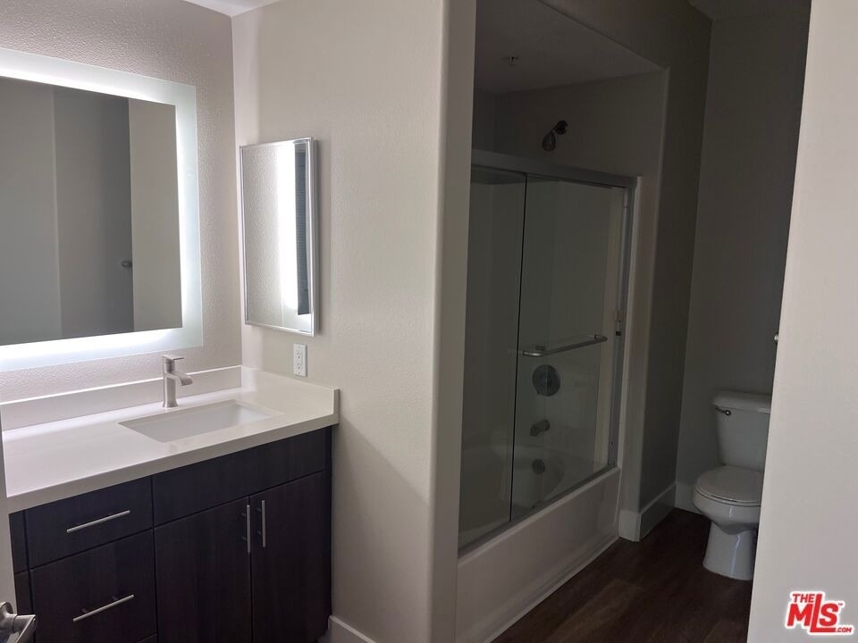 1040 Glendon Avenue - Photo 9