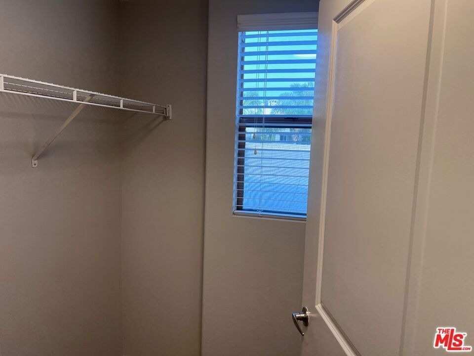 1040 Glendon Avenue - Photo 7