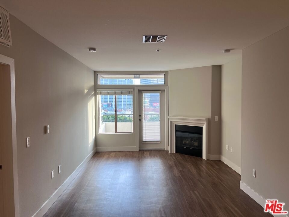 1040 Glendon Avenue - Photo 4