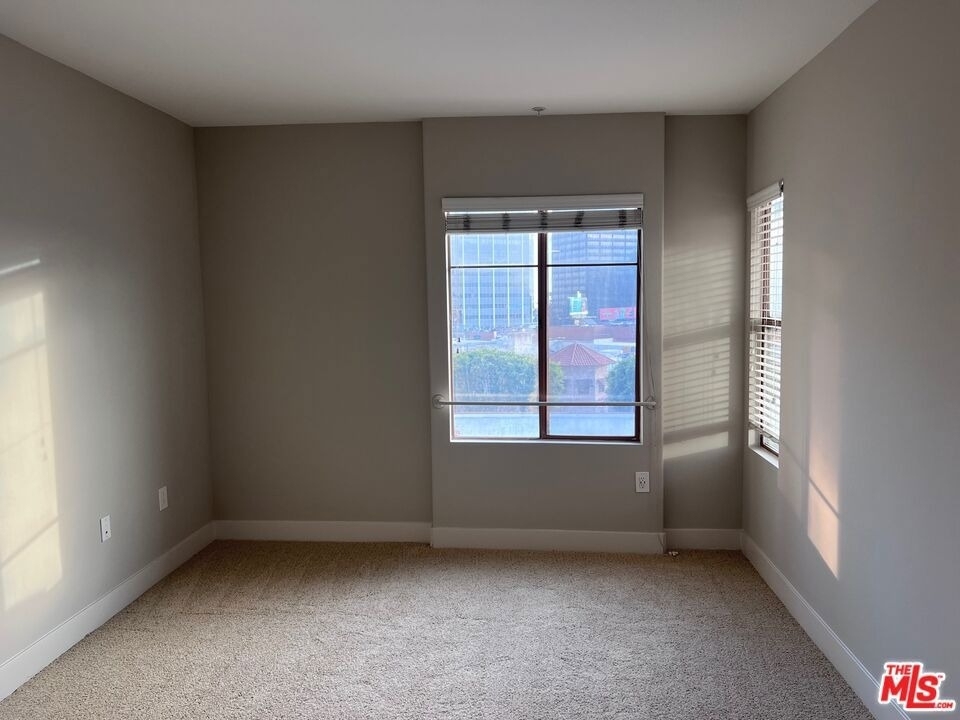 1040 Glendon Avenue - Photo 6