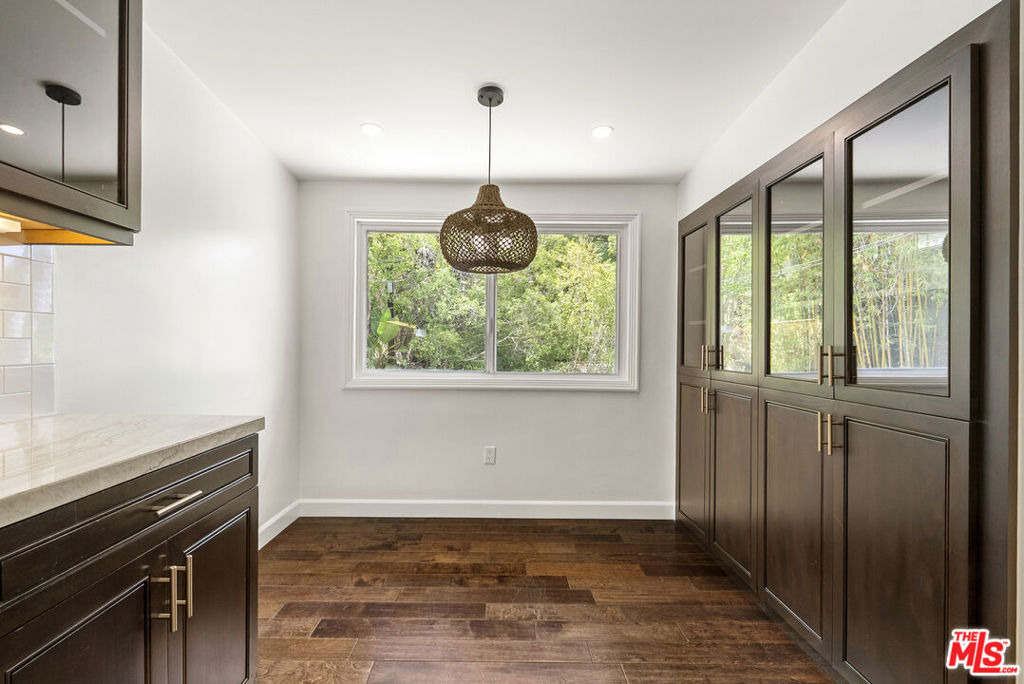 9541 Cedarbrook Drive - Photo 8