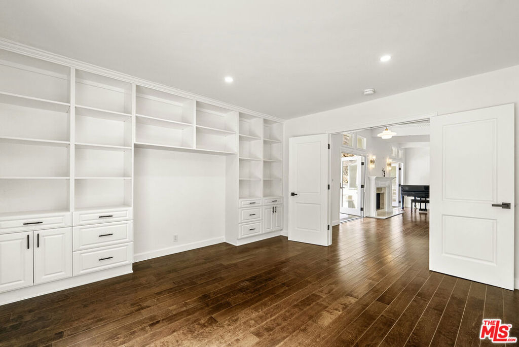 9541 Cedarbrook Drive - Photo 10