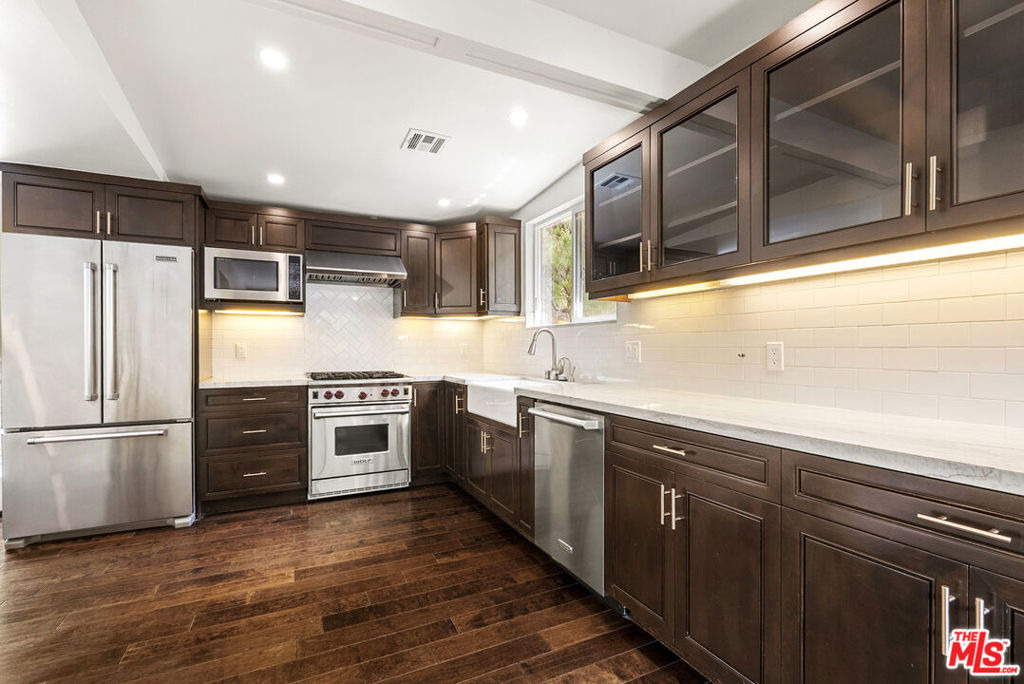 9541 Cedarbrook Drive - Photo 5