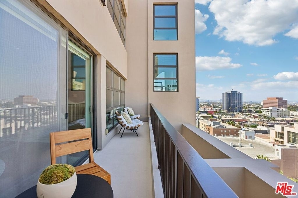 1645 N Vine Street - Photo 35