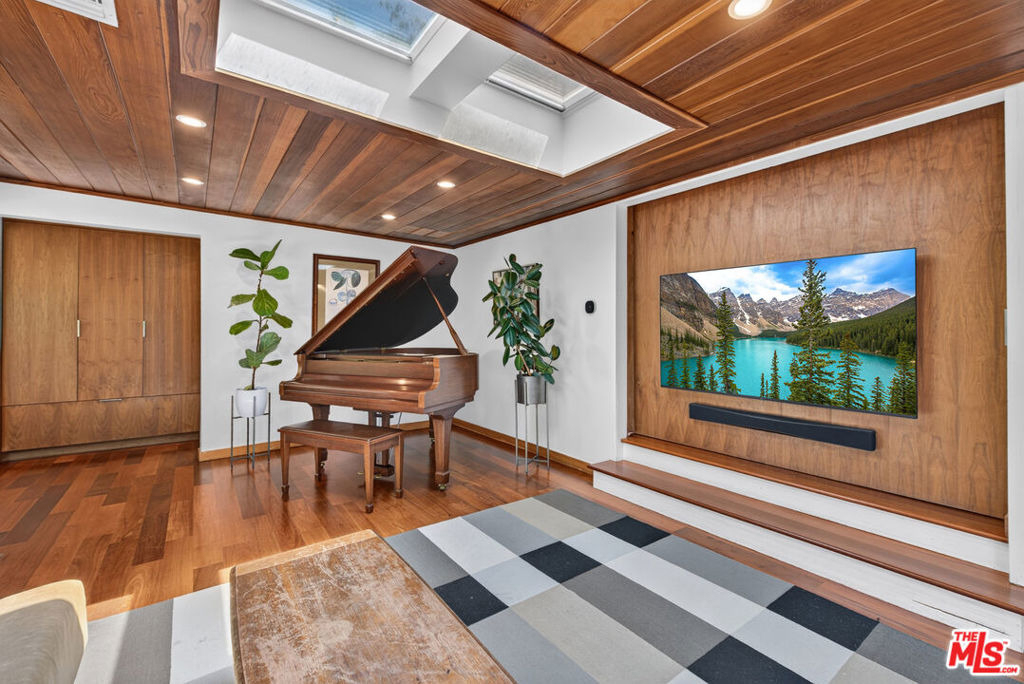 1738 Topanga Skyline Drive - Photo 38