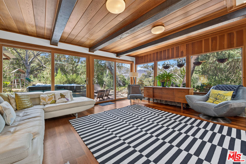 1738 Topanga Skyline Drive - Photo 5