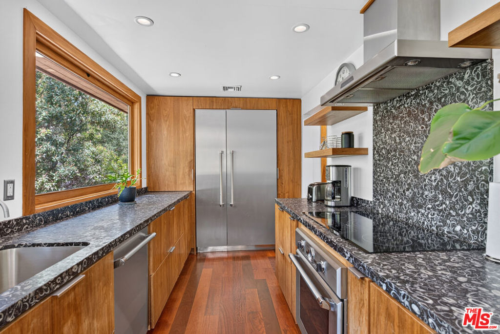 1738 Topanga Skyline Drive - Photo 18