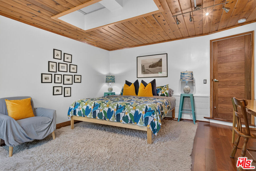 1738 Topanga Skyline Drive - Photo 31