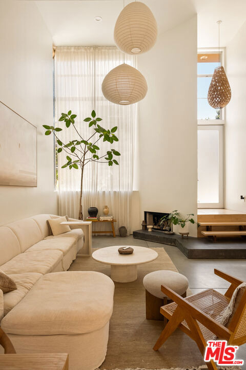 27 Paloma Avenue - Photo 4