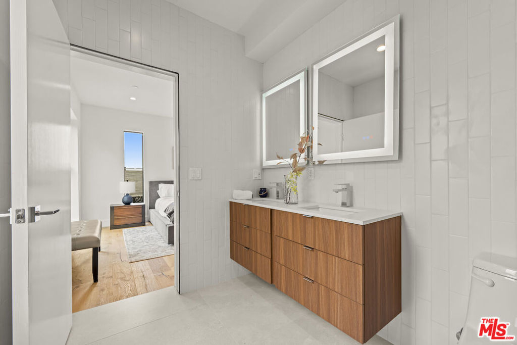 1221 N Detroit Street - Photo 11