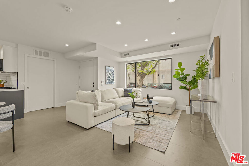 1221 N Detroit Street - Photo 3