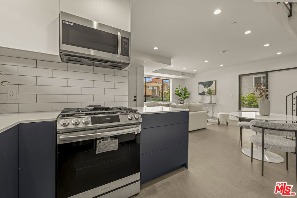 1221 N Detroit Street - Photo 7