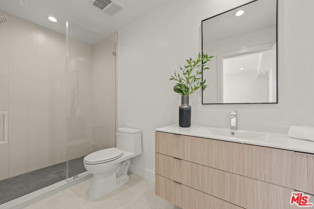 1221 N Detroit Street - Photo 19