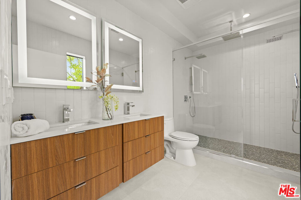 1221 N Detroit Street - Photo 12