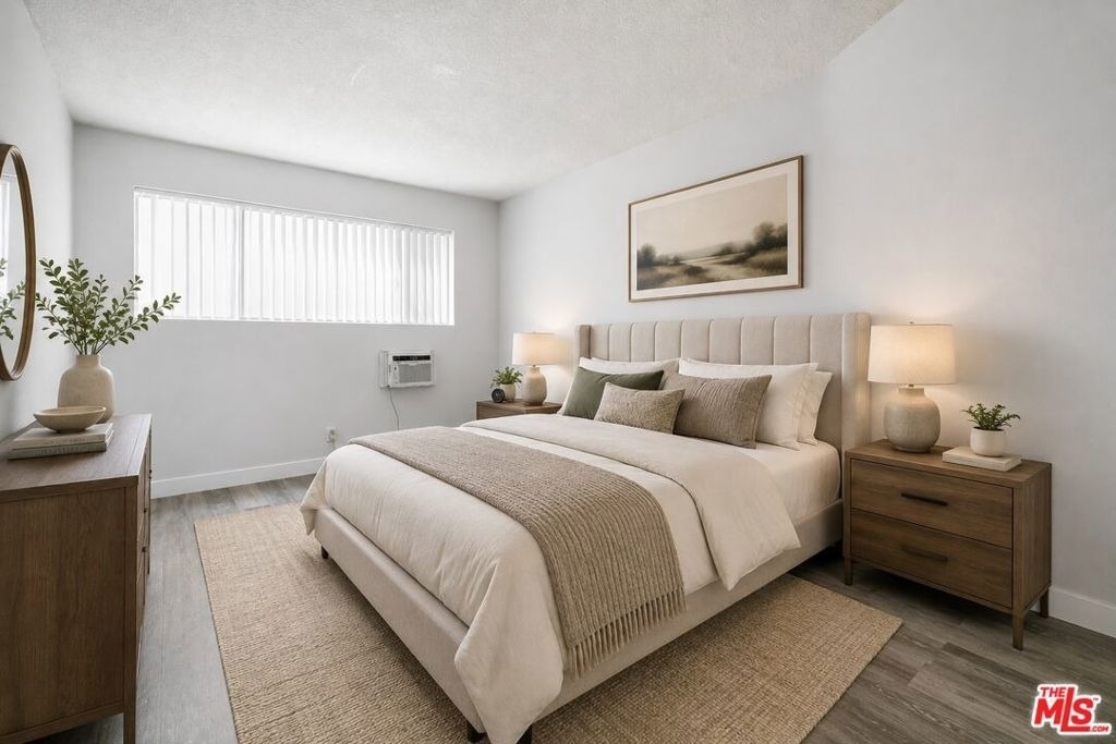 1030 N Orange Grove Avenue - Photo 4